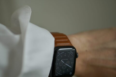 Apple Watch レザーリンク　サドルブラウン　シャツとの相性3