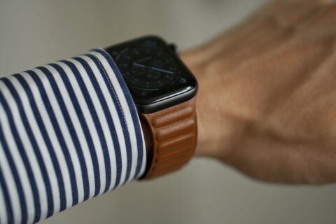 Apple Watch レザーリンク　サドルブラウン　シャツとの相性2